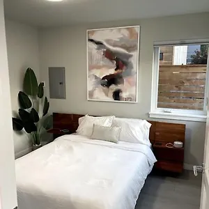 Seattle's New Modern Townhouse W/ Private Rooftop Seattle