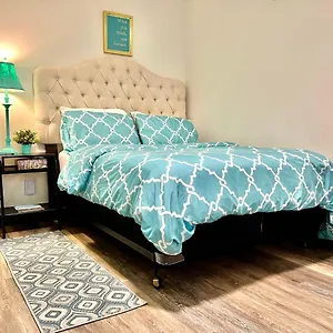 Private With Shared Bathroom On The 1st Floor 10 Minutes Walk To Of Washington Seattle
